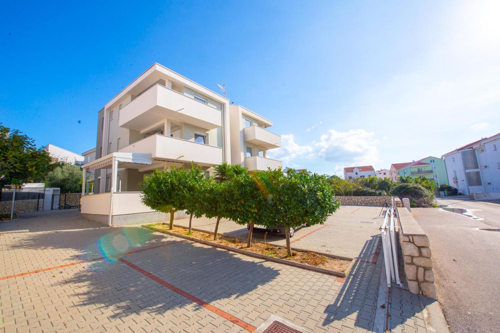 Apartments Yoko Новалья Экстерьер фото
