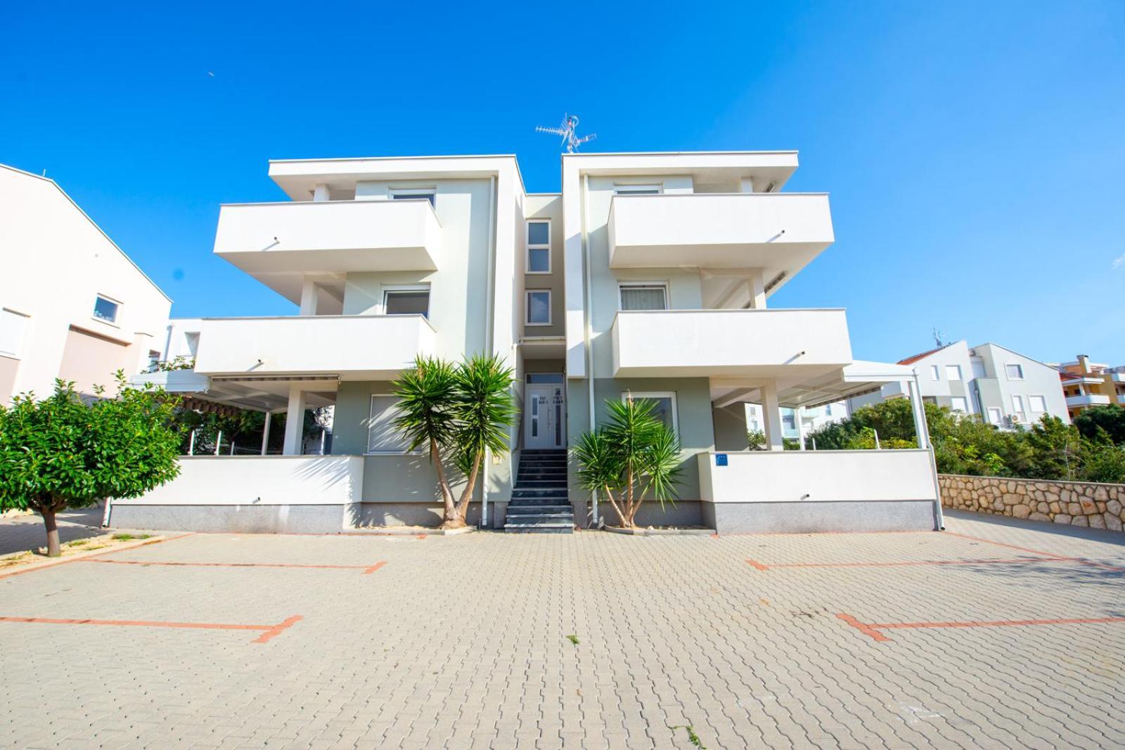 Apartments Yoko Новалья Экстерьер фото